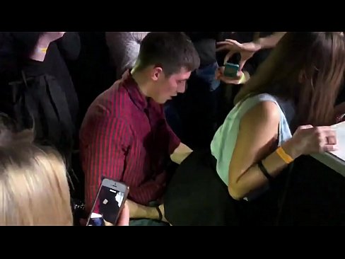 ❤️ Tinuod nga sekso sa usa ka nightclub sa Russia. Ang 18-anyos nga Ruso nga babaye sa anus ug puwerta nakighilawas sa usa ka nightclub ️ Porno vk sa amon ❤